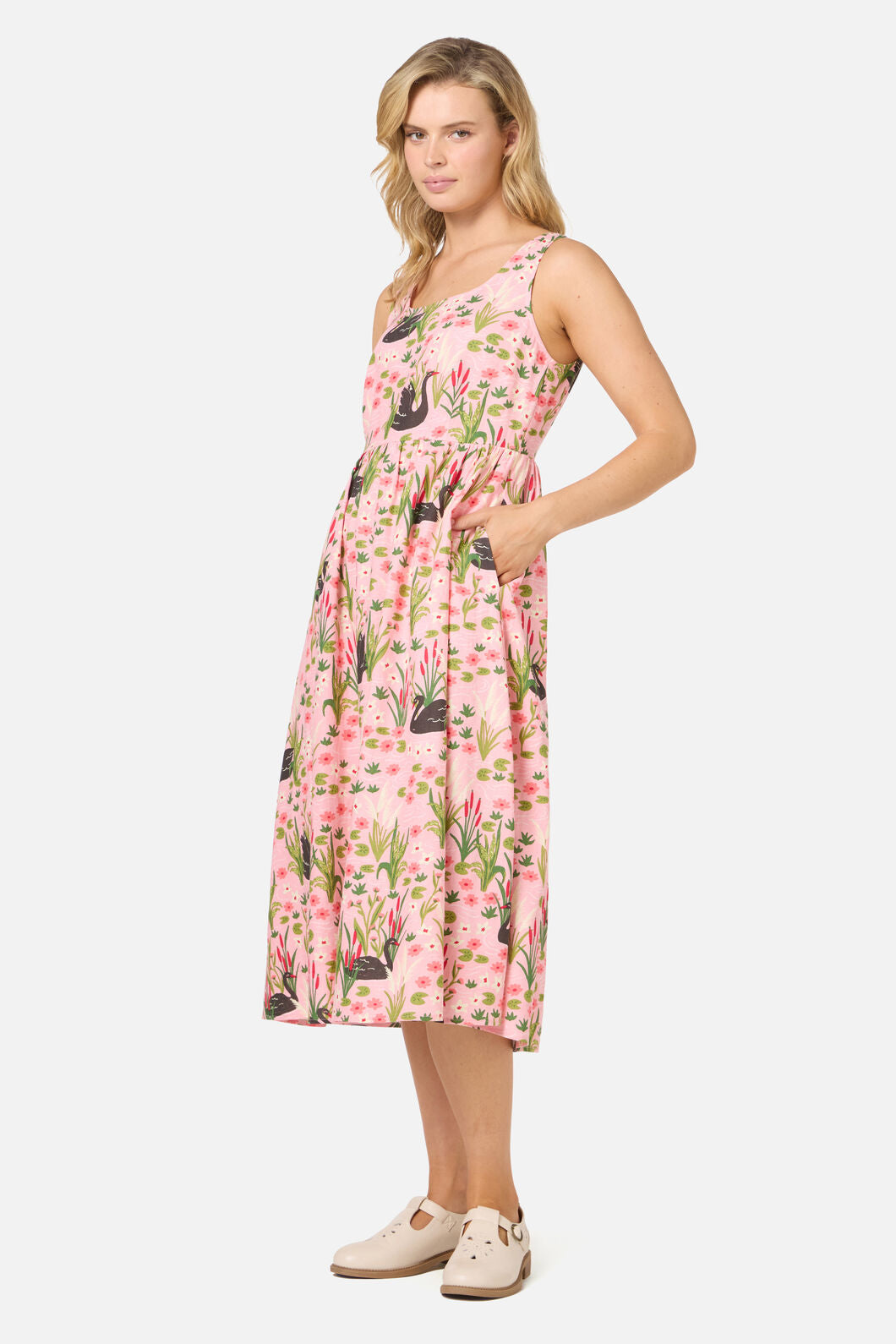 Princess Highway - Pretty Swan Midi Dress - pink