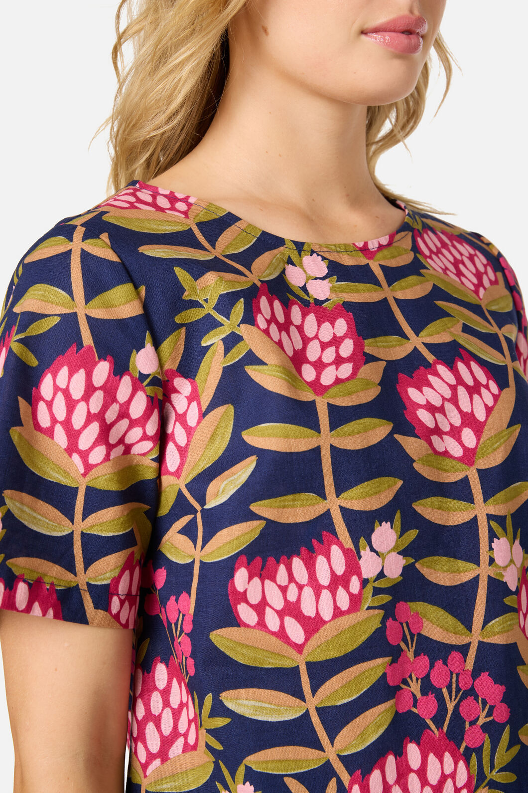 Princess Highway - Protea Flower Short Sleeve Top - navy