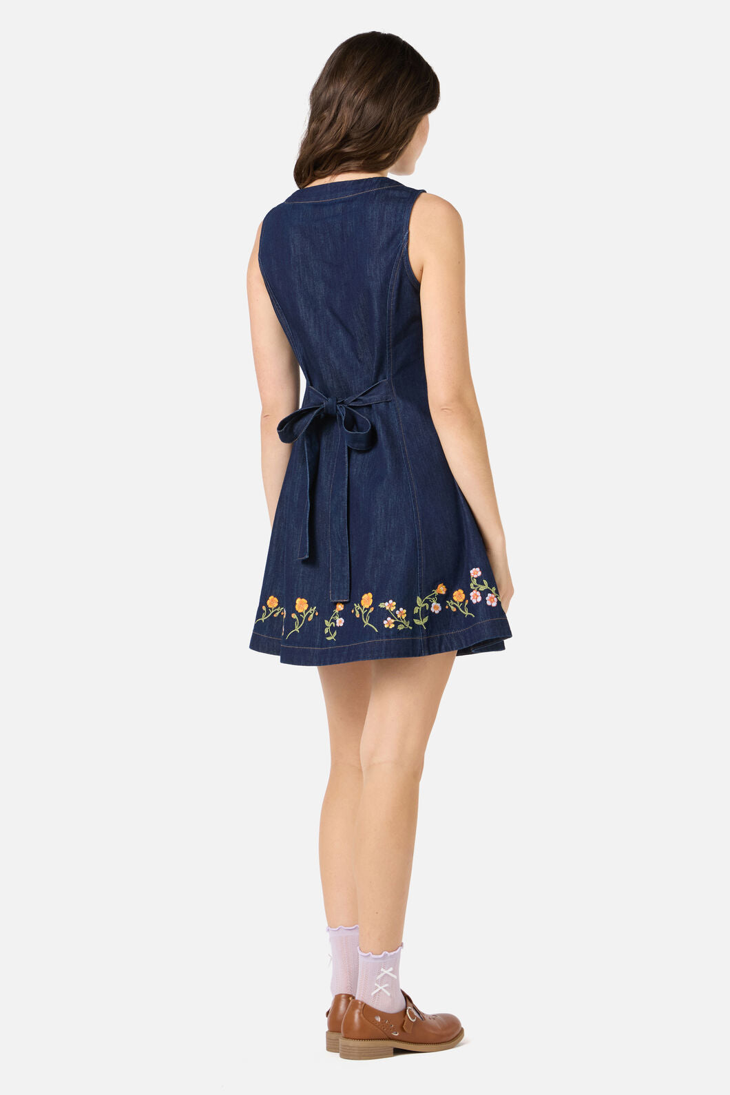 princess highway denim dress The softest denim, wearable every season, and embroidered details. What else can you ask for? Find the Valentina Pinafore in the link in our bio
