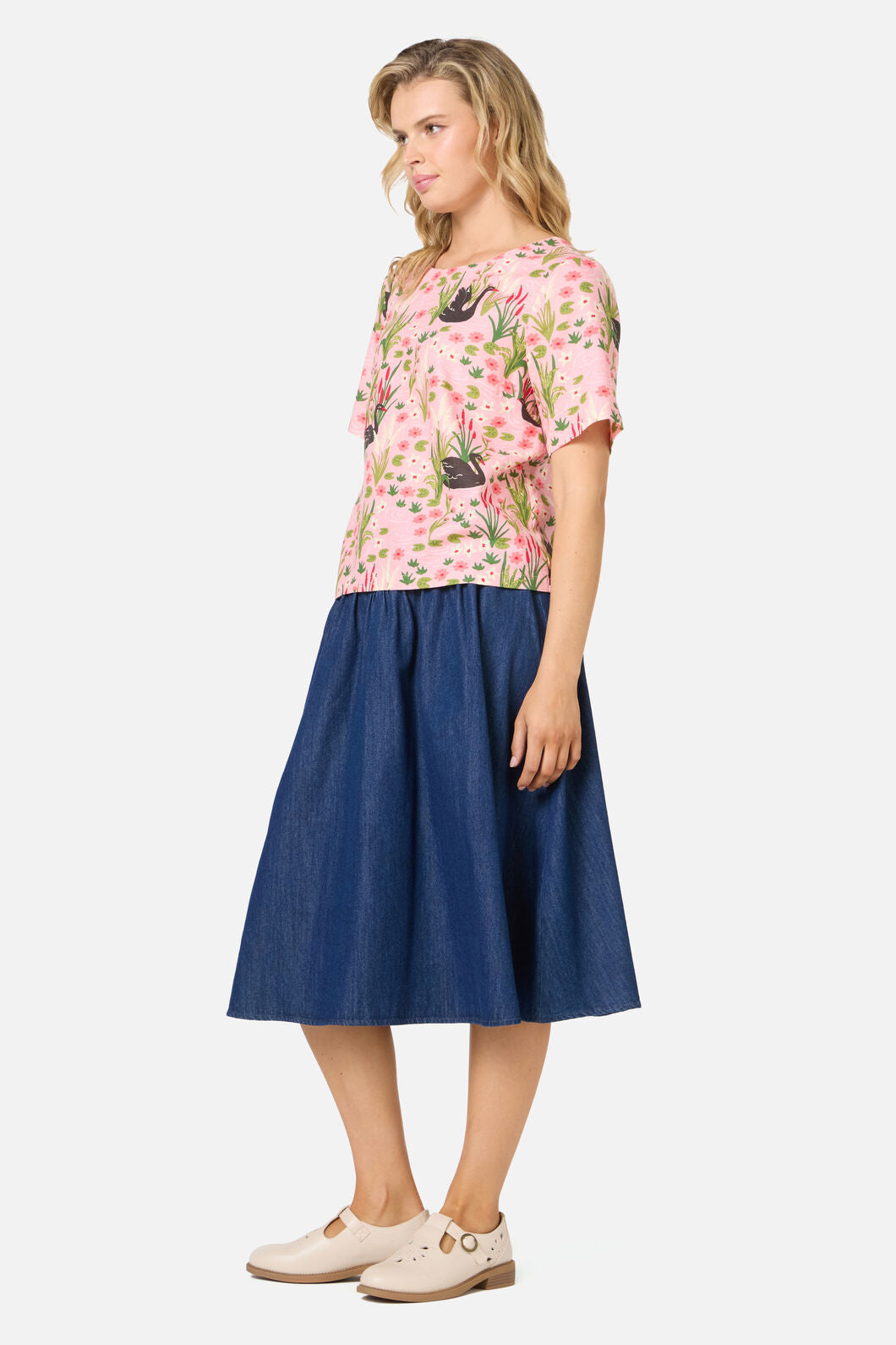 Princess Highway - Pretty Swan Short Sleeve Top - pink