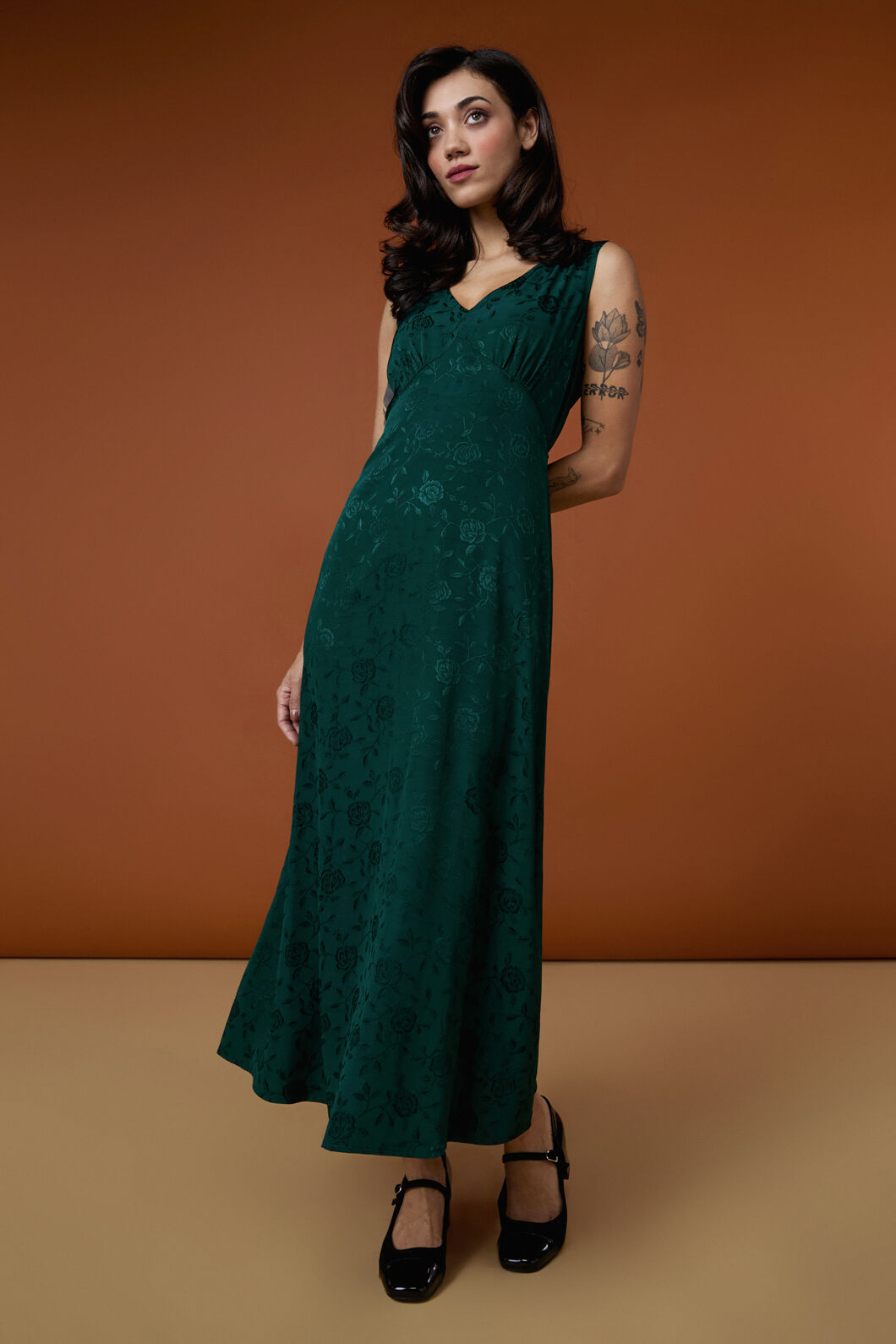 Evie Rose Midi Dress – Princess Highway - Main Image